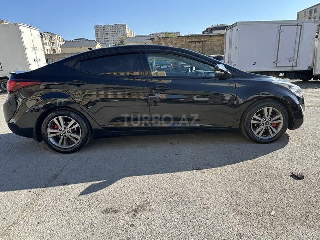 Hyundai Elantra-4