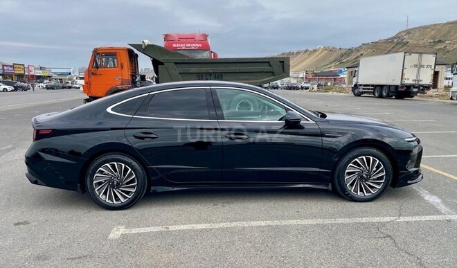 Hyundai Sonata-8