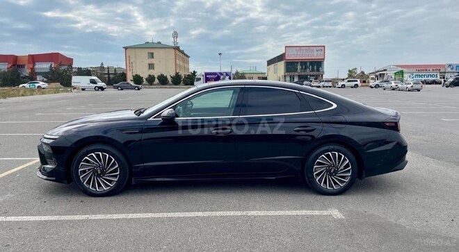 Hyundai Sonata-4