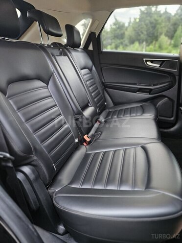 Ford Edge-13