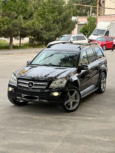 Mercedes GL 550 4MATIC-1