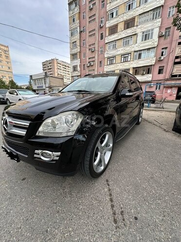 Mercedes GL 550 4MATIC-6