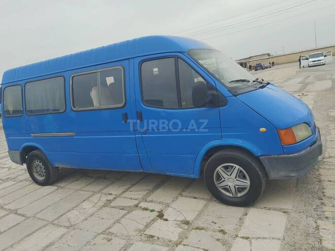Ford Transit-2