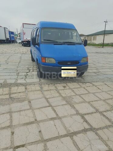 Ford Transit-5