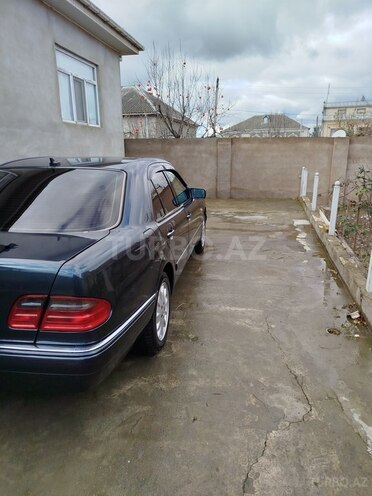 Mercedes E 200-9