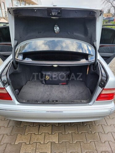 Mercedes E 280-16