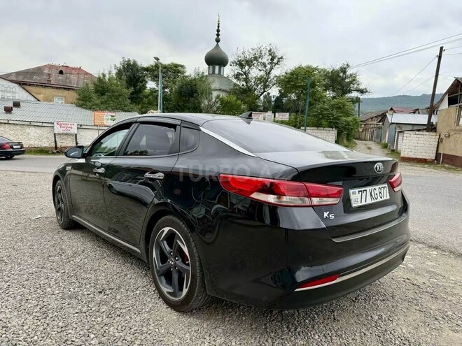 Kia K5-4