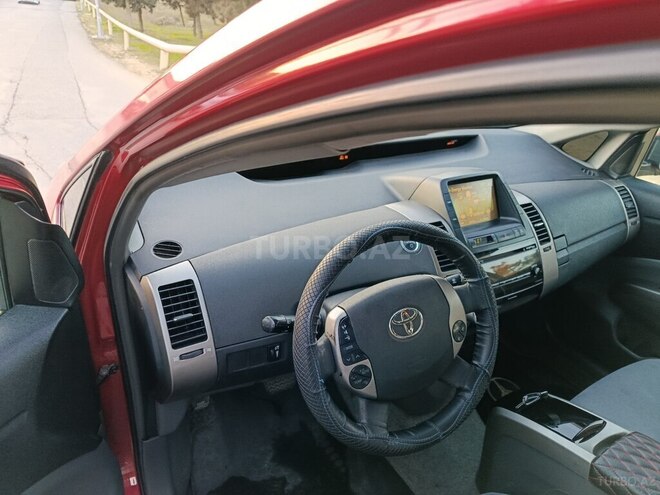 Toyota Prius-11