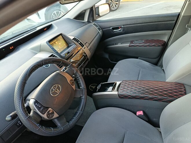 Toyota Prius-13