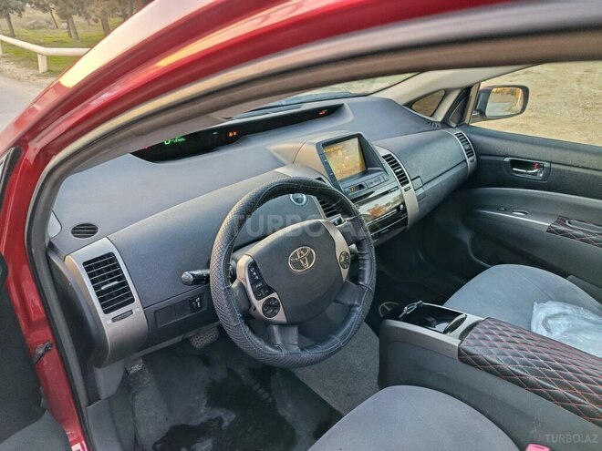 Toyota Prius-12