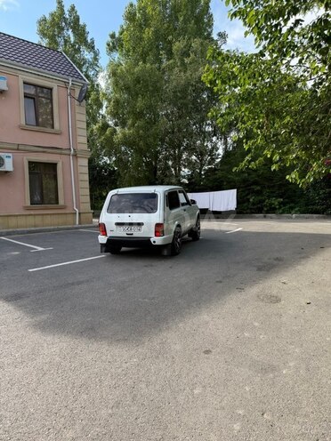 LADA (VAZ) Niva-11
