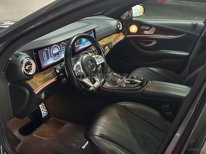 Mercedes E 300 4MATIC-6