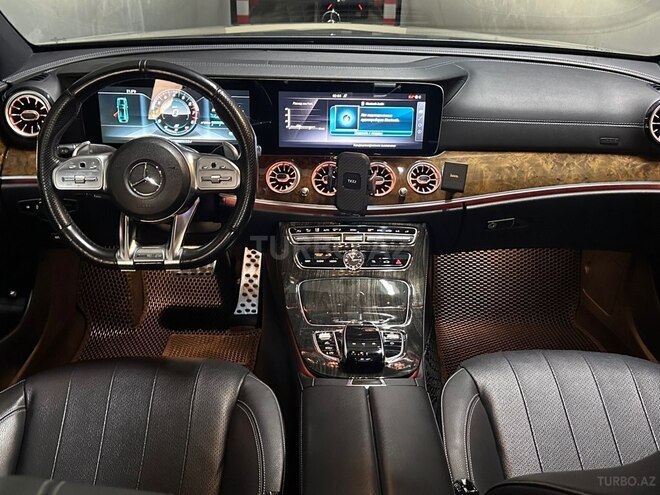 Mercedes E 300 4MATIC-9