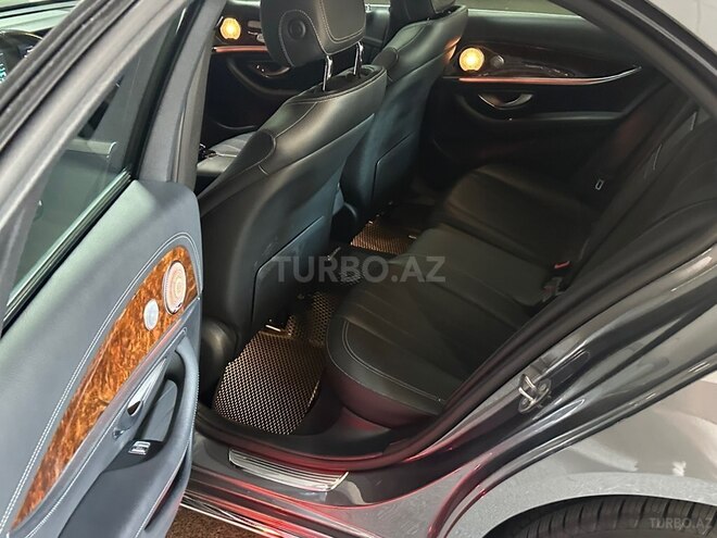 Mercedes E 300 4MATIC-8