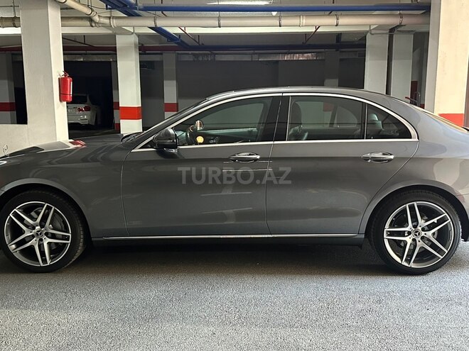 Mercedes E 300 4MATIC-3