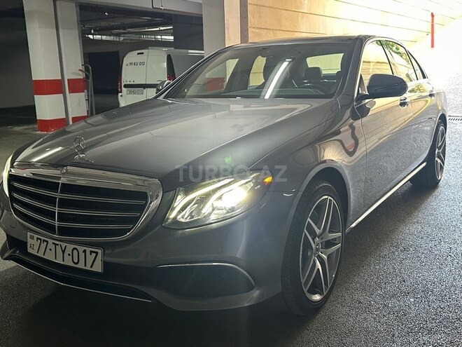 Mercedes E 300 4MATIC-2