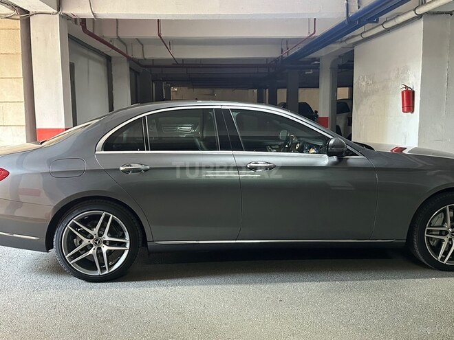 Mercedes E 300 4MATIC-5
