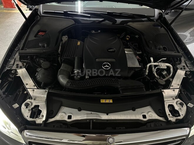 Mercedes E 300 4MATIC-12