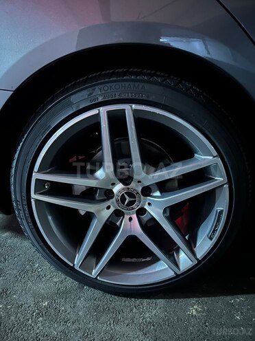 Mercedes E 300 4MATIC-14
