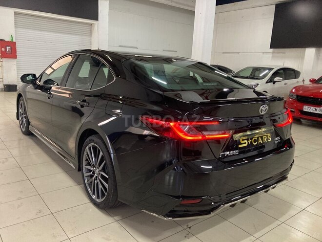 Toyota Camry-12