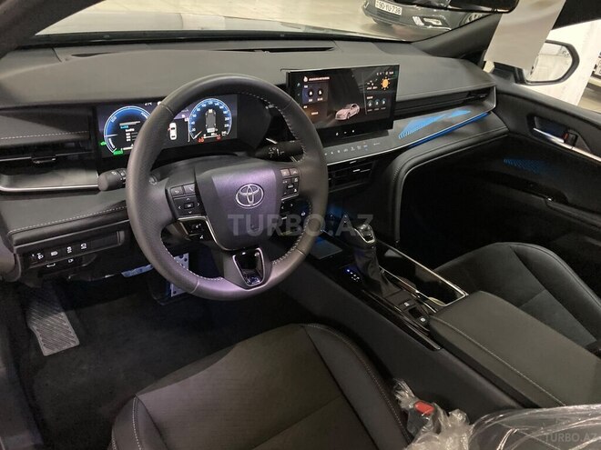 Toyota Camry-15