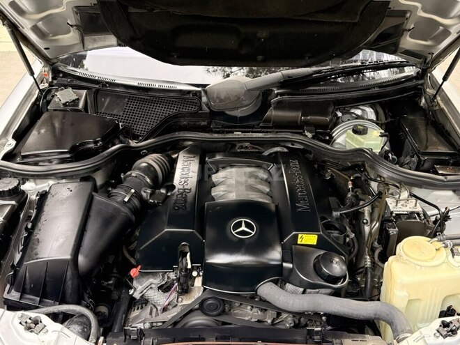 Mercedes E 240-14