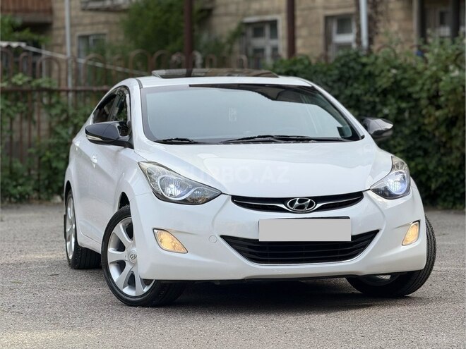 Hyundai Elantra-2