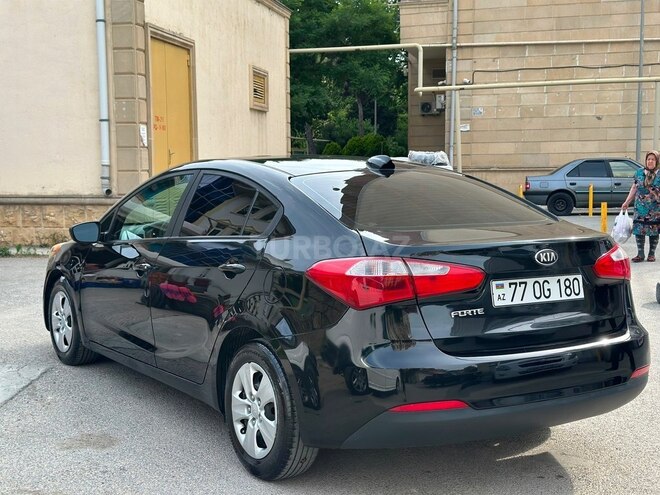 Kia Cerato-5