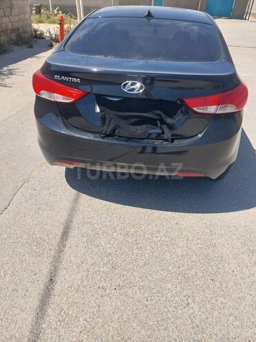 Hyundai Elantra-3