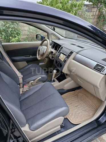Nissan Tiida-8