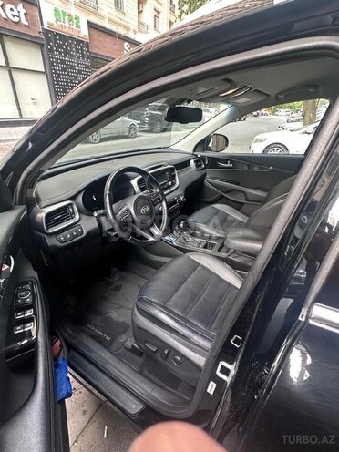 Kia Sorento-13
