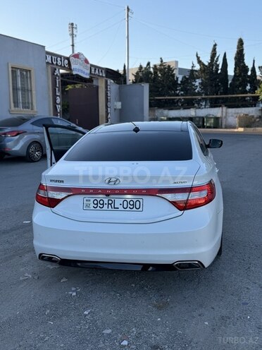 Hyundai Grandeur-2