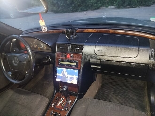 Mercedes C 200-13