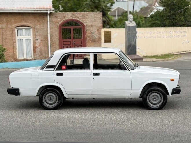 LADA (VAZ) 2107-8