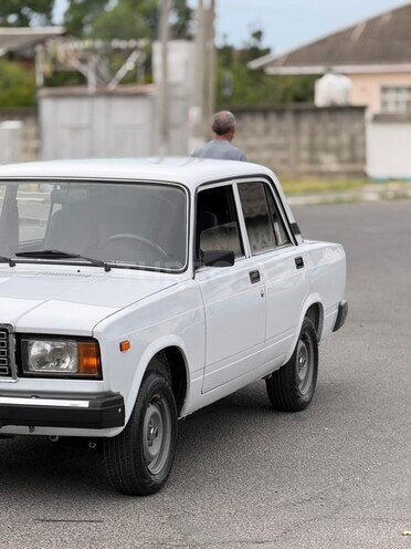 LADA (VAZ) 2107-2