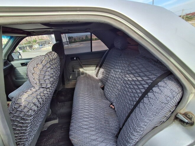 Mercedes 190-12