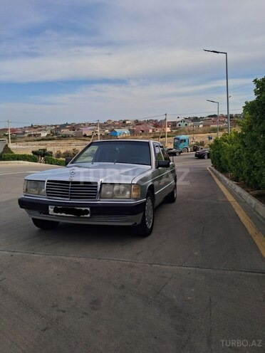 Mercedes 190-5