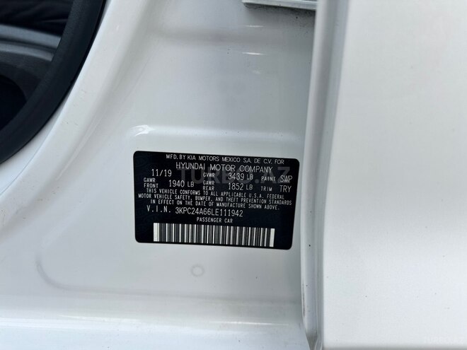 Hyundai Accent-7