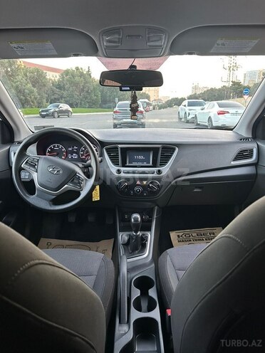Hyundai Accent-8