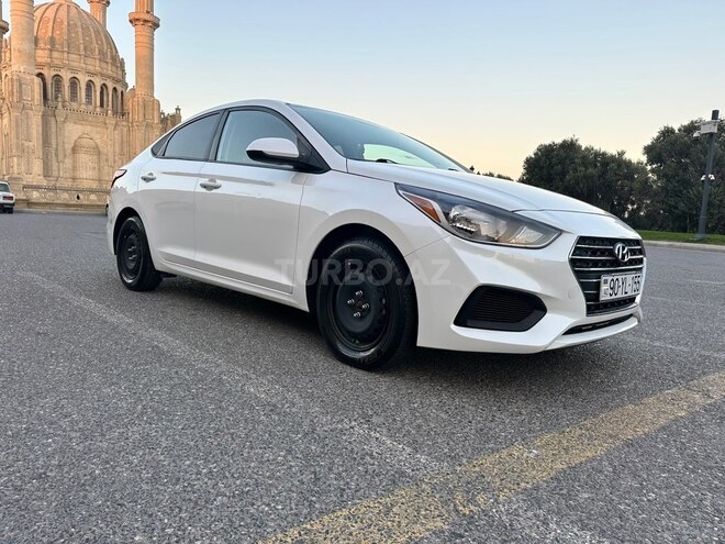 Hyundai Accent-6