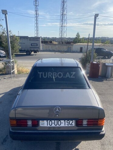 Mercedes 190-8