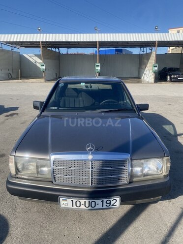 Mercedes 190-2