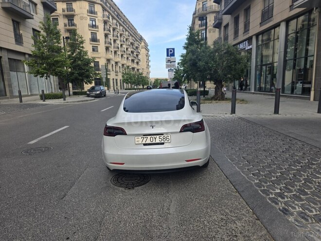 Tesla Model 3-3