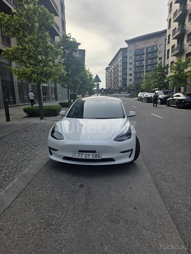 Tesla Model 3-8