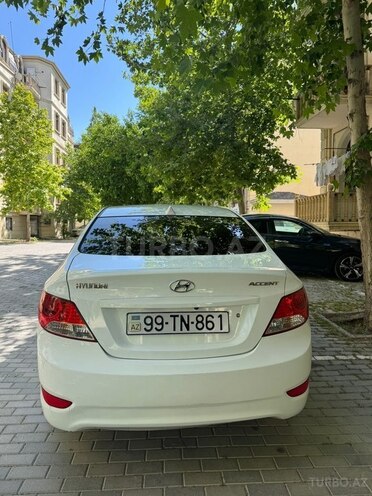 Hyundai Accent-5