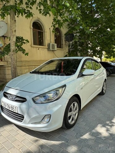 Hyundai Accent-3