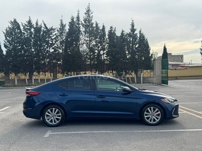 Hyundai Elantra-6