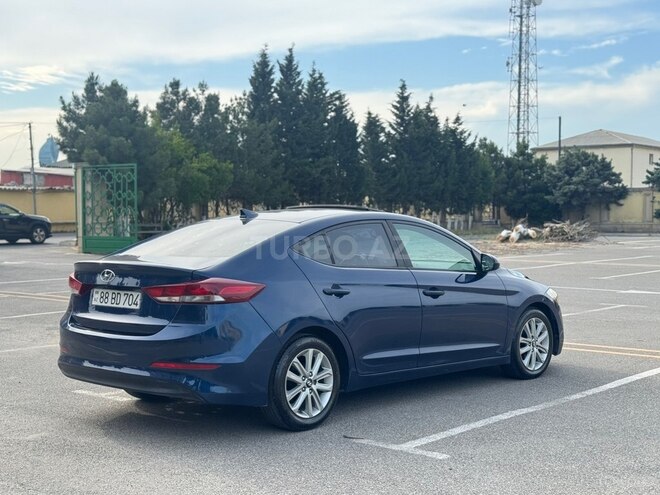 Hyundai Elantra-5