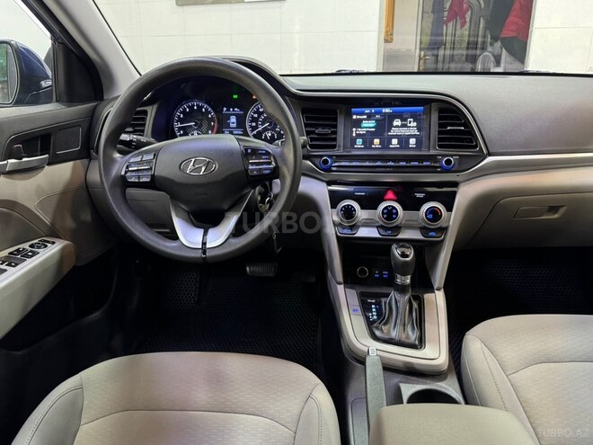 Hyundai Elantra-5