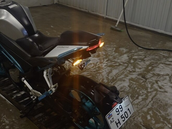 CFMOTO 300 NK-2